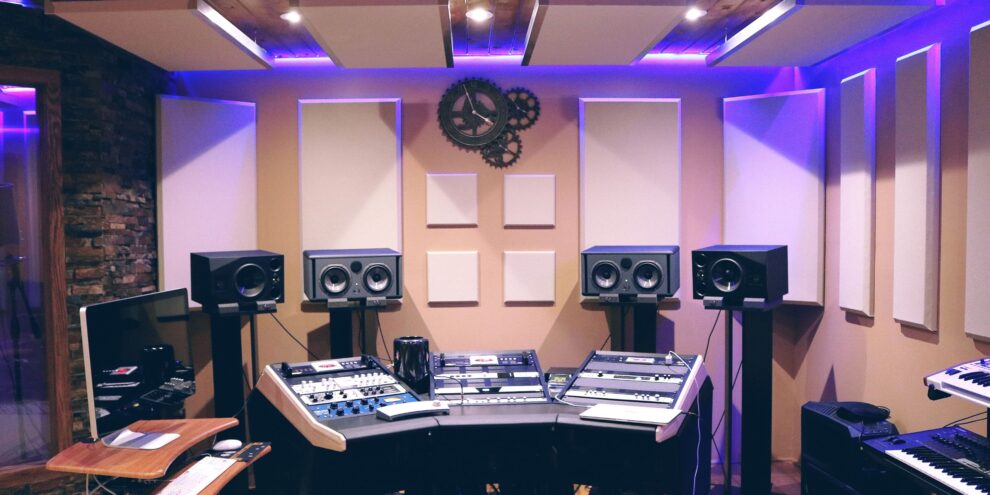 From Storage to Stages: How Pro Maintenance can Revolutionize Your Garage Studio